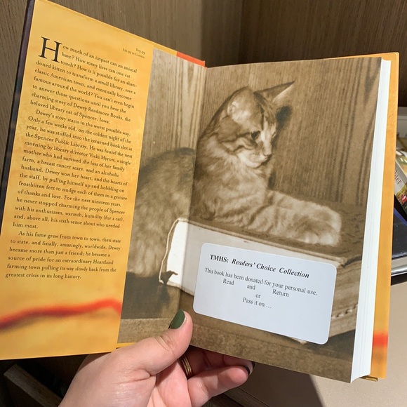 Book - Dewey by Vicki Myron - Picture 5 of 6